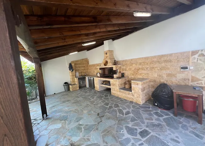 Latoura View
